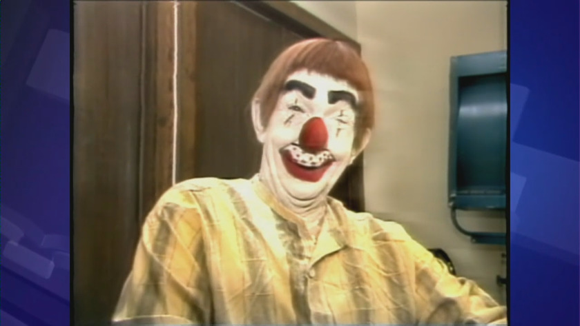 Clown 61cRXlE3mVL._SY350_QL65_.jpg